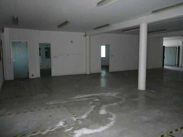 ⚜ A LOUER CHATEAUBERNARD Zone Commercial Local Bureau ⚜