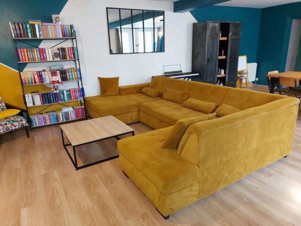 Bray-sur-Seine, maison rénovée plus grange sur terrain clos.