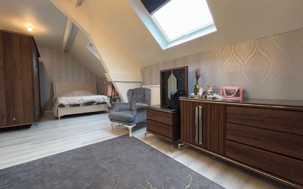 Maison à vendre    8 pièces • 236 m2 Les Abrets