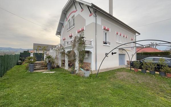 Maison à vendre    8 pièces • 236 m2 Les Abrets