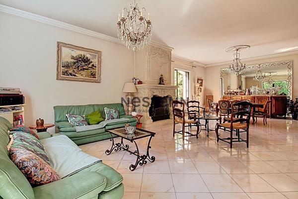 Les Pennes-Mirabeau, propriété avec plus de 3.500m² de terrain paysagé