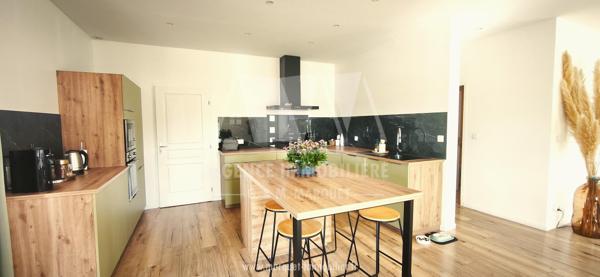 MANSLE - PAVILLON SUR SOUS-SOL 115 M² AVEC PISCINE, TERRASSE, GARAGE ET TERRAIN CLOS DE 1 004 m²
