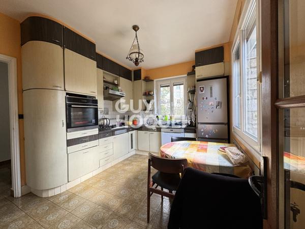 MAISON À VENDRE DE 5 PIÈCES DE 688,00 M²
