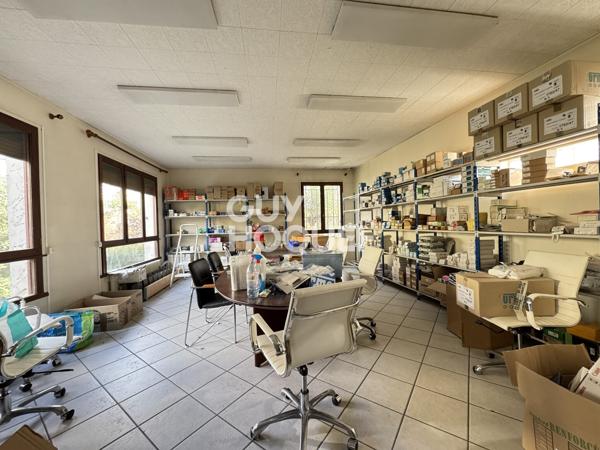 MAISON À VENDRE DE 5 PIÈCES DE 688,00 M²