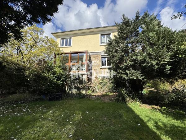 MAISON À VENDRE DE 5 PIÈCES DE 688,00 M²