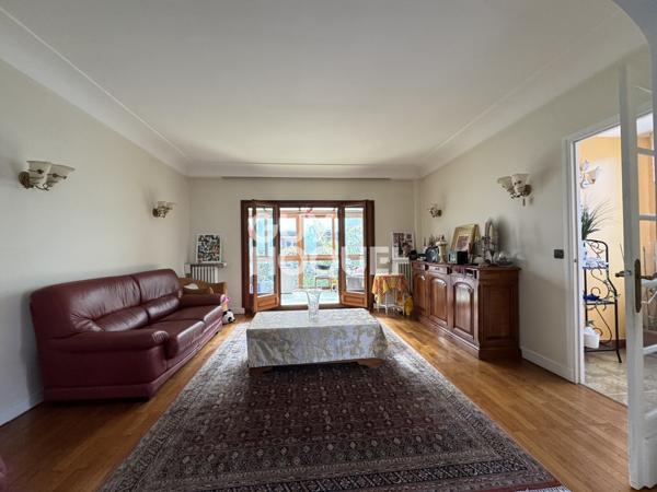 MAISON À VENDRE DE 5 PIÈCES DE 688,00 M²