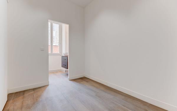 Appartement à vendre    2 pièces • 3,20 m2 Nice