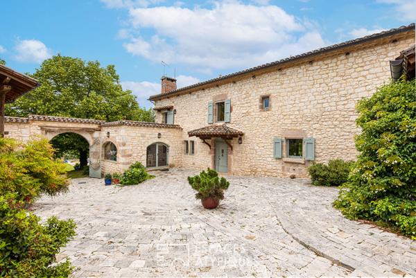 Domaine d’exception du XVII siècle avec grand parc arboré dans le Gaillacois