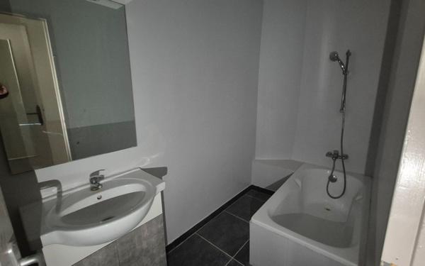 Appartement à louer    2 pièces •  Pont-Saint-Esprit