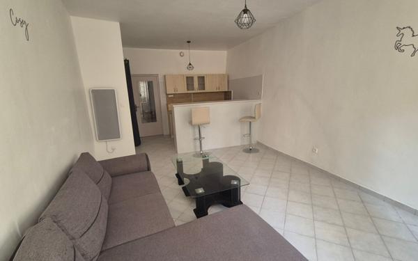 Appartement à louer    2 pièces •  Pont-Saint-Esprit