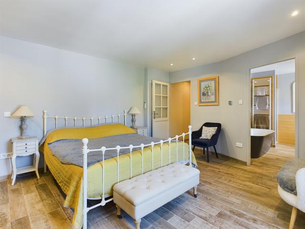 Touffailles (82190) Touffailles Ravissante maison au village avec 4 chambres, cour jardin et potager