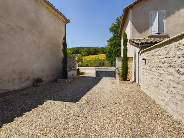 Touffailles (82190) Touffailles Ravissante maison au village avec 4 chambres, cour jardin et potager