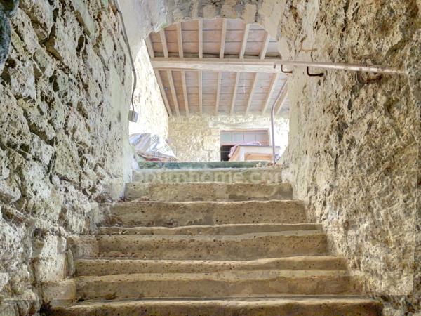 Maison à vendre 6 pièces BRUYERES ET MONTBERAULT (02)