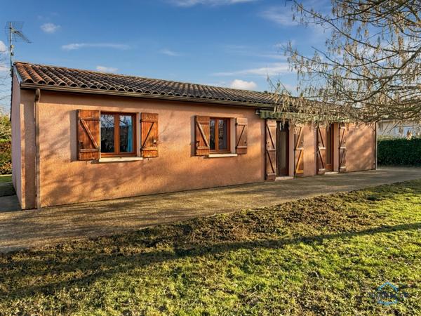 Dpt Gers (32), à vendre BARCELONNE DU GERS Maison T4 de plain pied sur 105 m² habitables + garage attenant et double garage non attenant sur 1193 m² de terrain, au calme