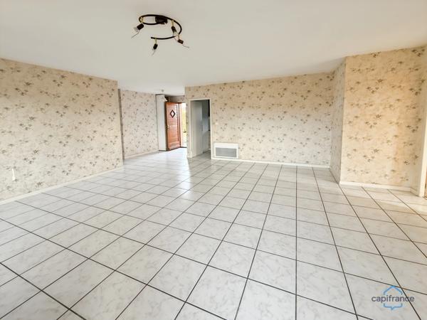 Dpt Gers (32), à vendre BARCELONNE DU GERS Maison T4 de plain pied sur 105 m² habitables + garage attenant et double garage non attenant sur 1193 m² de terrain, au calme