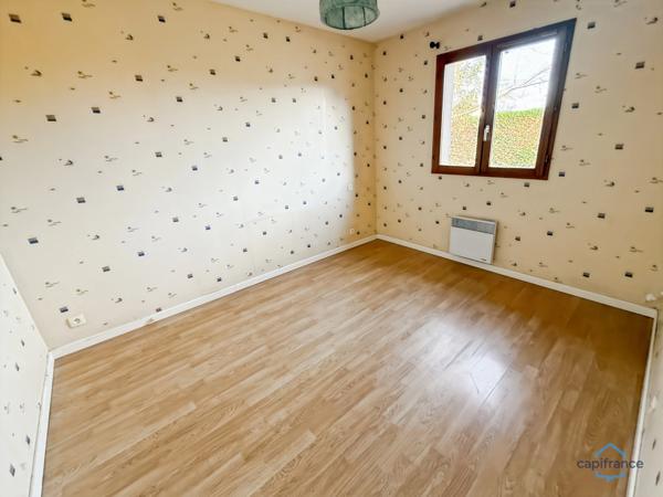 Dpt Gers (32), à vendre BARCELONNE DU GERS Maison T4 de plain pied sur 105 m² habitables + garage attenant et double garage non attenant sur 1193 m² de terrain, au calme