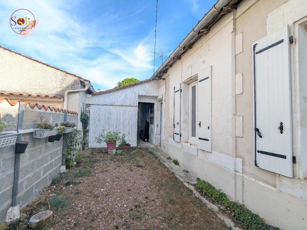 SEGONZAC PLAIN PIED AVEC JARDIN Maison de ville proche ...
