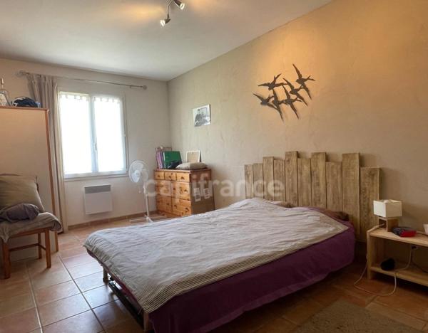 Dpt Vaucluse (84), à vendre SAINT SATURNIN LES APT maison P4 avec garage, terrasse et jardin • Terrain de 3815 m²