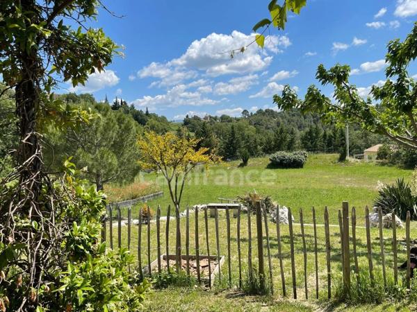 Dpt Vaucluse (84), à vendre SAINT SATURNIN LES APT maison P4 avec garage, terrasse et jardin • Terrain de 3815 m²