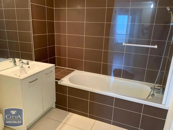 Appartement à louer 3 pièces 73.43m² Tours (37100)