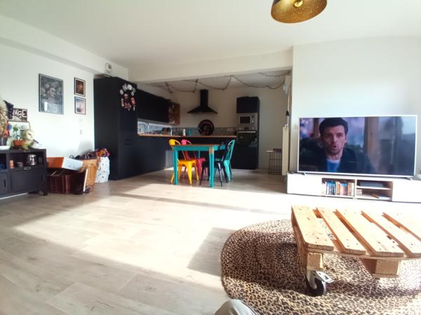 Lille (59000) Exclusivité : Appartement contemporain 63m² de 2019 , économe, dernier étage, DPE B, terrasse plein Sud