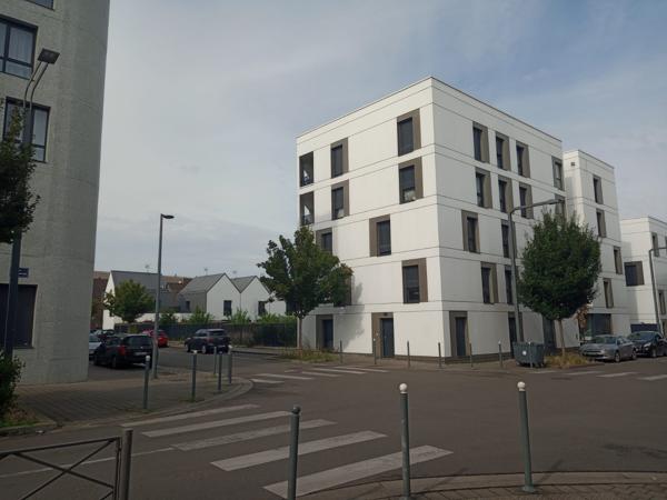 Lille (59000) Exclusivité : Appartement contemporain 63m² de 2019 , économe, dernier étage, DPE B, terrasse plein Sud