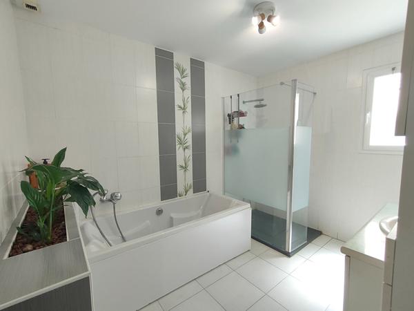 Vente maison La Roche Sur Yon : 429 000 € - AJP Immobilier La Roche-sur-Yon