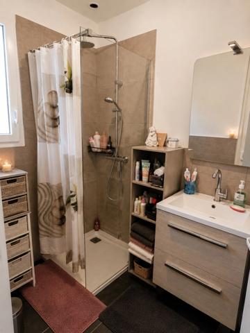 MAISON FAMILIALE 108,7 M² – 4 CHAMBRES – SUITE PARENTALE – VÉRANDA 22 M² – TERRAIN 1 600 M²