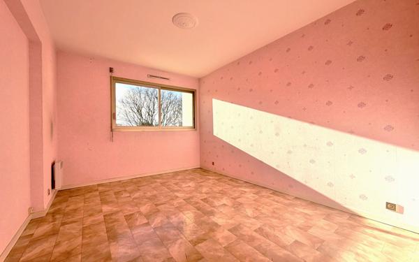 Appartement à vendre    3 pièces • 79,04 m2 Marseille 9