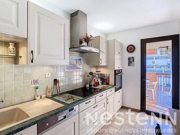 Appartement Salon De Provence 3 pièce(s) 73 m2 avec terrasse et garage fermé en plein centre-ville