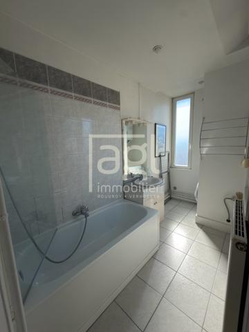 Appartement meublé avec vue mer – Disponible immédiatement
