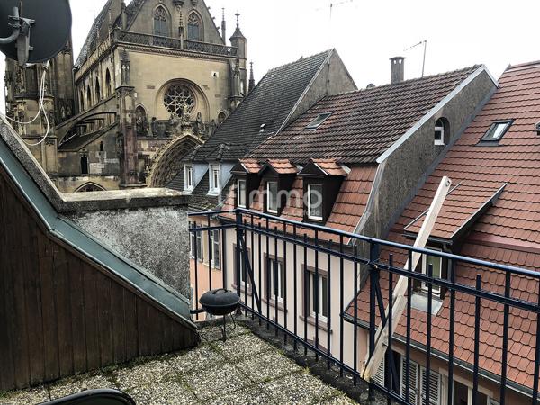 Immeuble vide 3 appartements et 1 commerce
