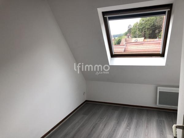 Immeuble vide 3 appartements et 1 commerce
