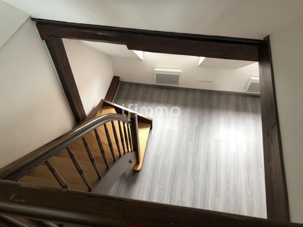 Immeuble vide 3 appartements et 1 commerce