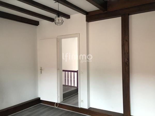 Immeuble vide 3 appartements et 1 commerce