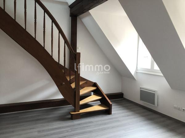 Immeuble vide 3 appartements et 1 commerce