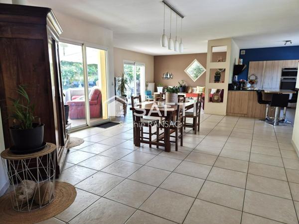 Maison contemporaine familiale 148 m² avec piscine et grand terrain