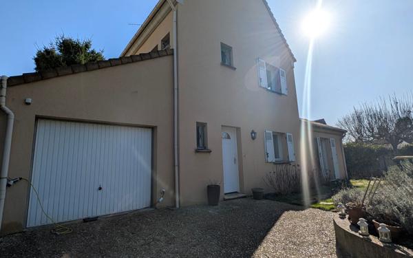 Maison à vendre    8 pièces •  Noisy-le-Roi