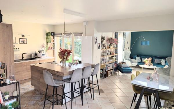 Maison à vendre    8 pièces •  Noisy-le-Roi
