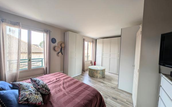 Maison à vendre    8 pièces •  Noisy-le-Roi
