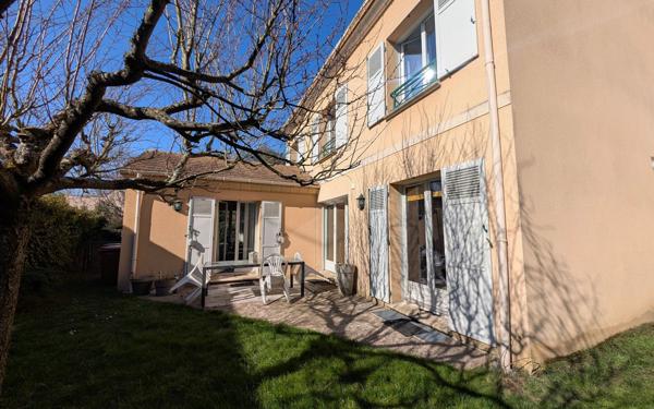 Maison à vendre    8 pièces •  Noisy-le-Roi
