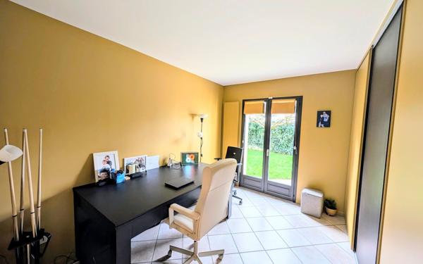 Maison à vendre    8 pièces •  Noisy-le-Roi