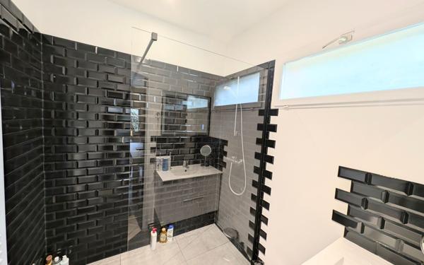 Maison à vendre    8 pièces •  Noisy-le-Roi