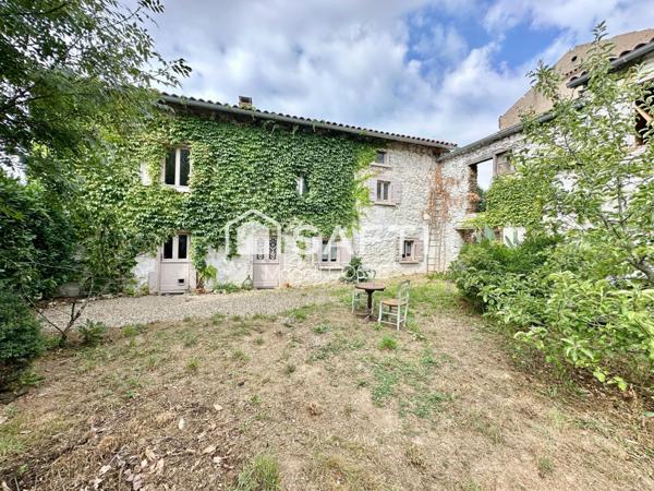 Maison de caractère avec dépendances et jardin