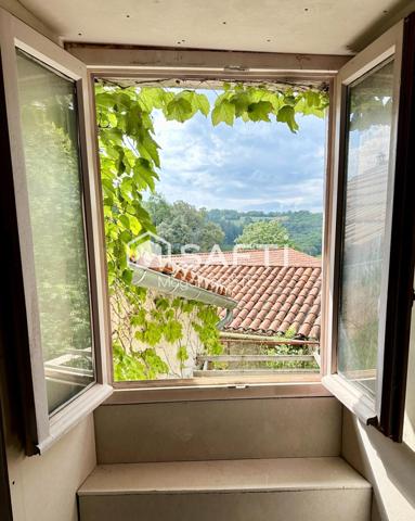 Maison de caractère avec dépendances et jardin