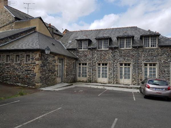 Maison à vendre à Châteaugiron en Ille-et-Vilaine (35410), ref : JG 104   
Centre-ville