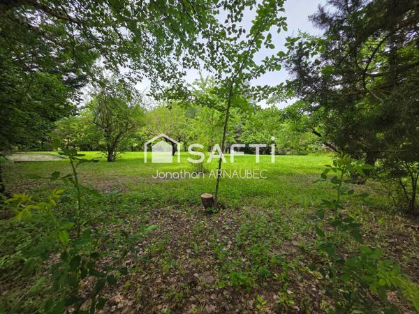 Gîte de 400 m² au cœur de la Provence : un lieu unique offrant de multiples possibilités d'exploitation touristique.