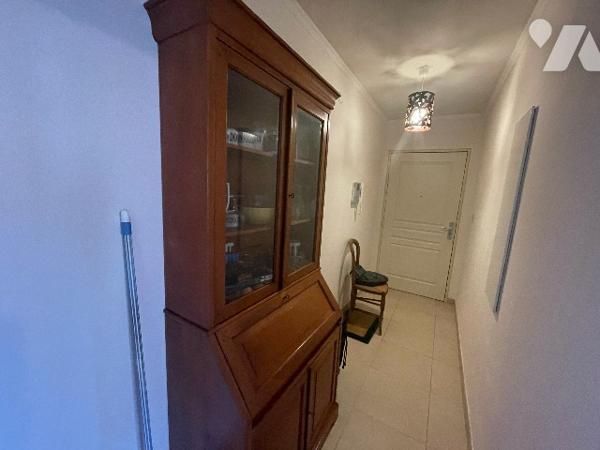 CAVALAIRE SUR MER, 83240 proche port de plaisance, T3 résidence avec ascenseur, terrasse, garage.