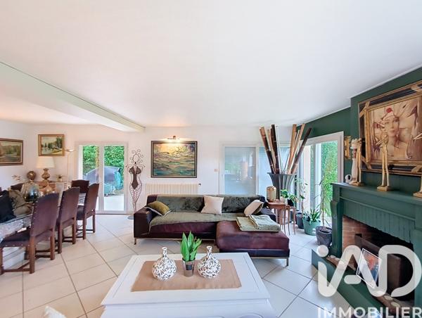 Maison à vendre 9 pièces 217 m² Franqueville-Saint-Pierre