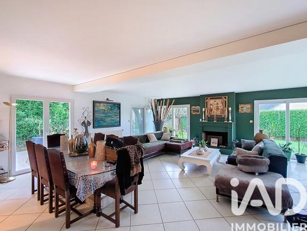 Maison à vendre 9 pièces 217 m² Franqueville-Saint-Pierre